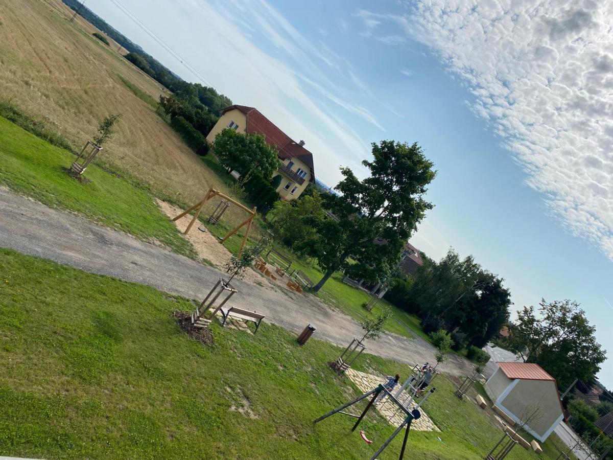 Penzion Rozkos Prŭhonice Exterior foto
