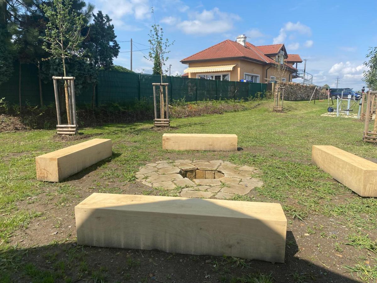 Penzion Rozkos Prŭhonice Exterior foto