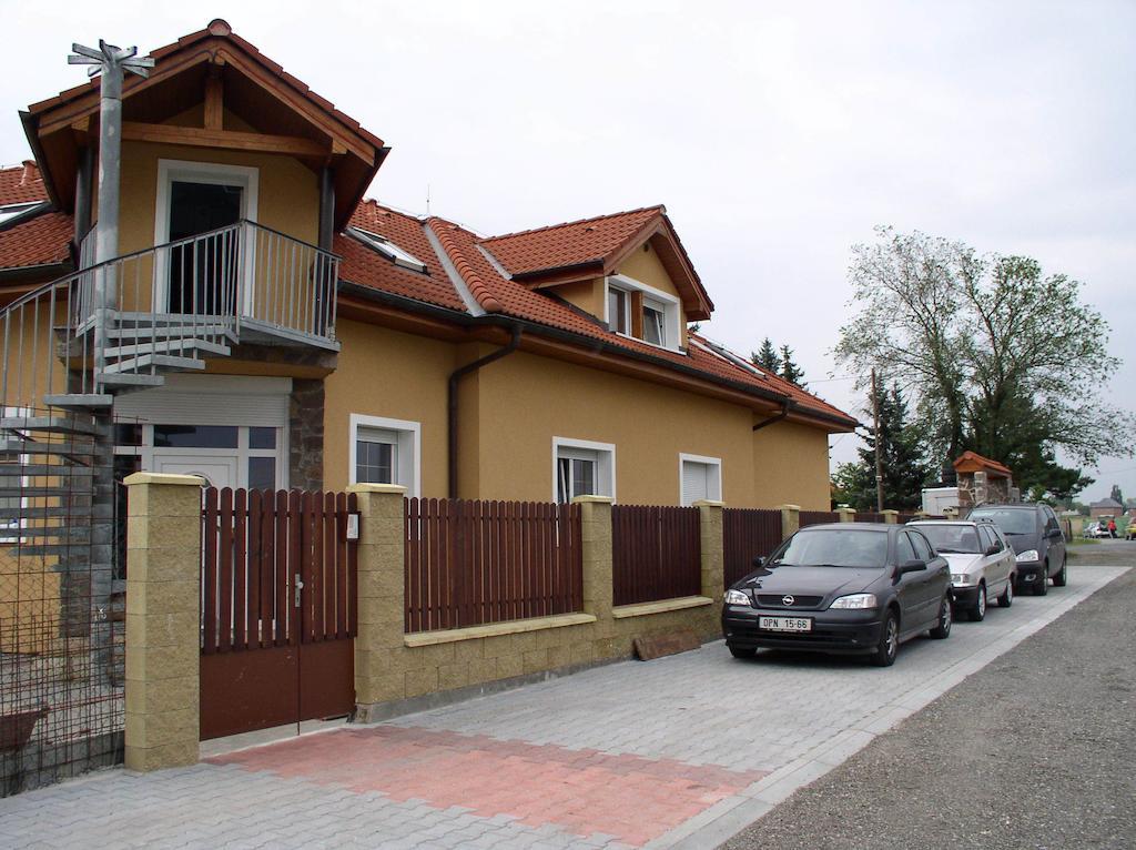 Penzion Rozkos Prŭhonice Exterior foto
