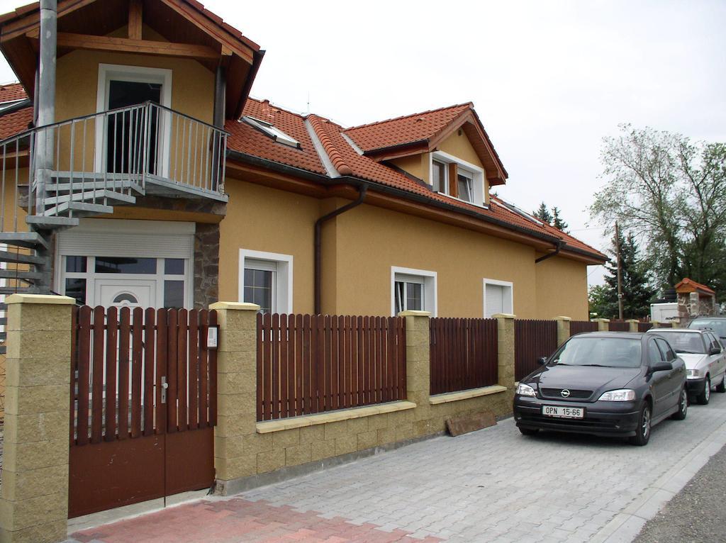 Penzion Rozkos Prŭhonice Exterior foto